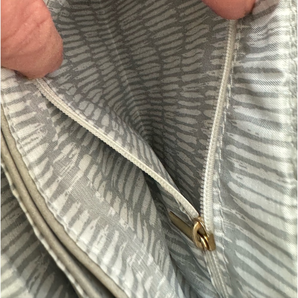 Grey multi pocket crossbody bag - NWT - Picture 13 of 15
